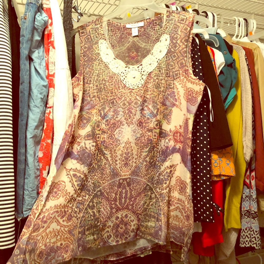 Sleeveless boho lightweight top
